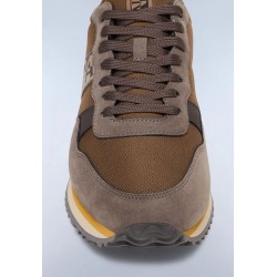 Deportivonapapijrihombremarron