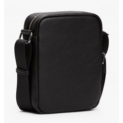 Bandolera marca tommy hilfiger en color negro