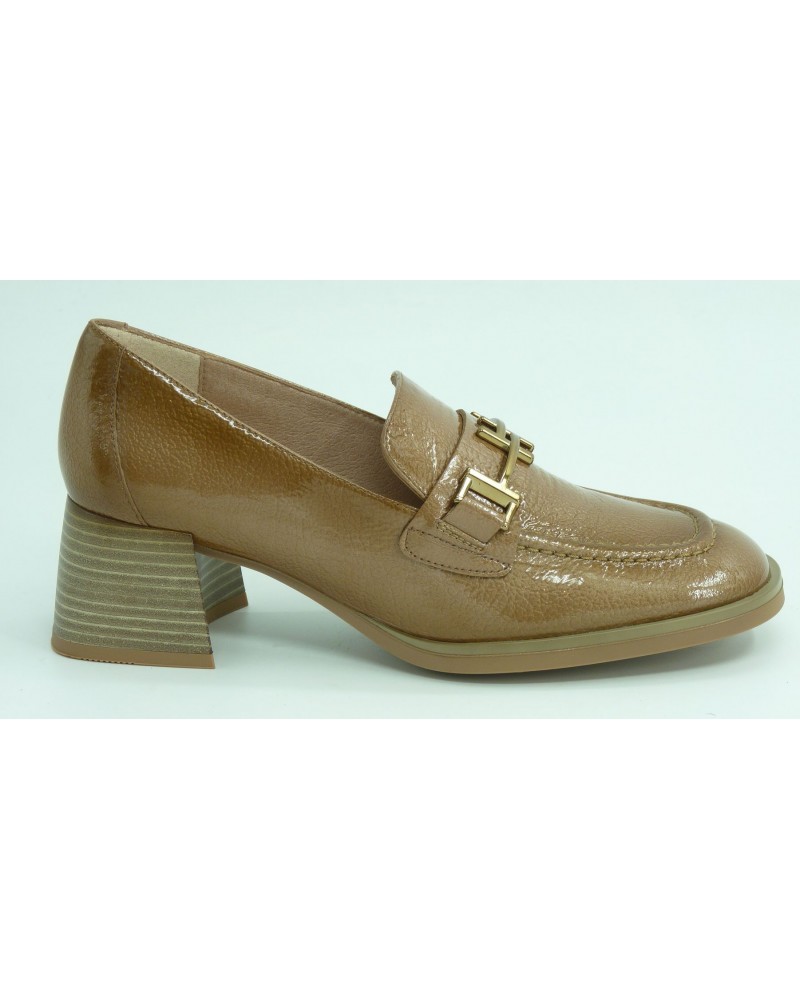Mocasin marca hispanitas en color beige