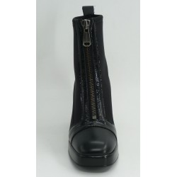 Botín calle mujer marca hispanitas en color negro