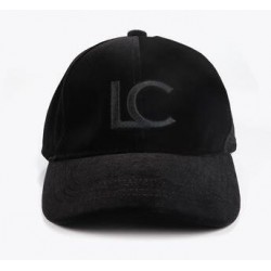 Gorra mujer marca lola casademunt en color negro 