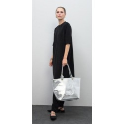 Capazo mujer marca lola casademunt en color plata 