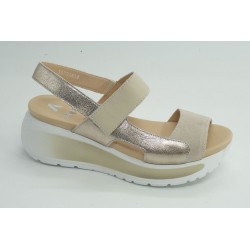 Sandalia mujer marca callaghan en color hielo