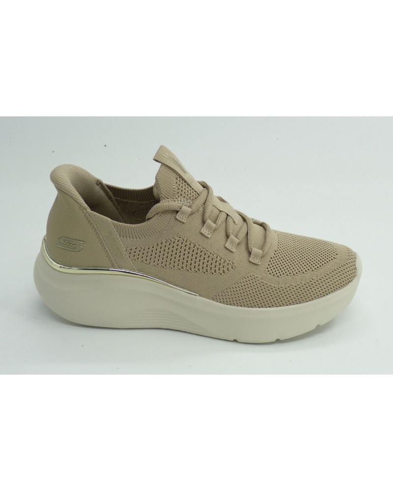 Deportivo mujer marca skechers en color taupe