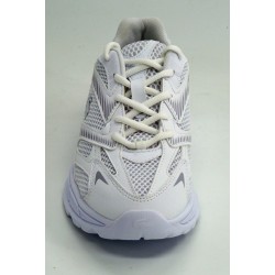 Deportivo mujer marca lacosteen color blanco