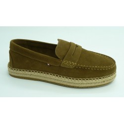 Zapato hombre marca tommy hilfiger en color cuero
