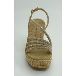 Sandalia mujer marca alma en penaen color oro