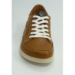 Deportivo hombre marca pikolinos en color cuero