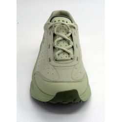 Deportivo hombre marca lacosteen color verde