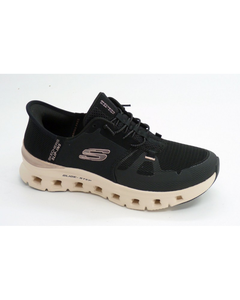 Deportivo mujer marca skechers en color negro