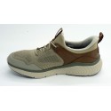 Deportivo hombre marca skechers en color taupe
