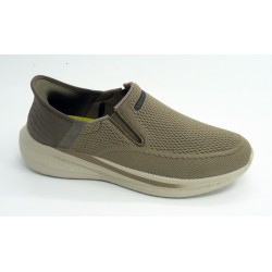 Deportivo hombre marca skechers en color taupe