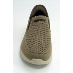 Deportivo hombre marca skechers en color taupe