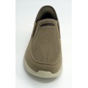 Deportivo hombre marca skechers en color taupe