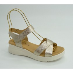 Sandalia mujer marca pitillosen color oro