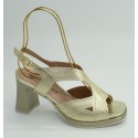 Sandalia mujer marca pitillosen color oro
