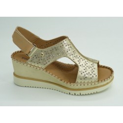 Cuña mujer marca pikolinos en color oro