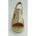 Cuña mujer marca pikolinos en color oro