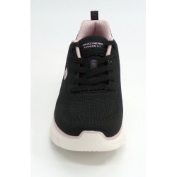 Deportivo mujer marca skechers en color negro