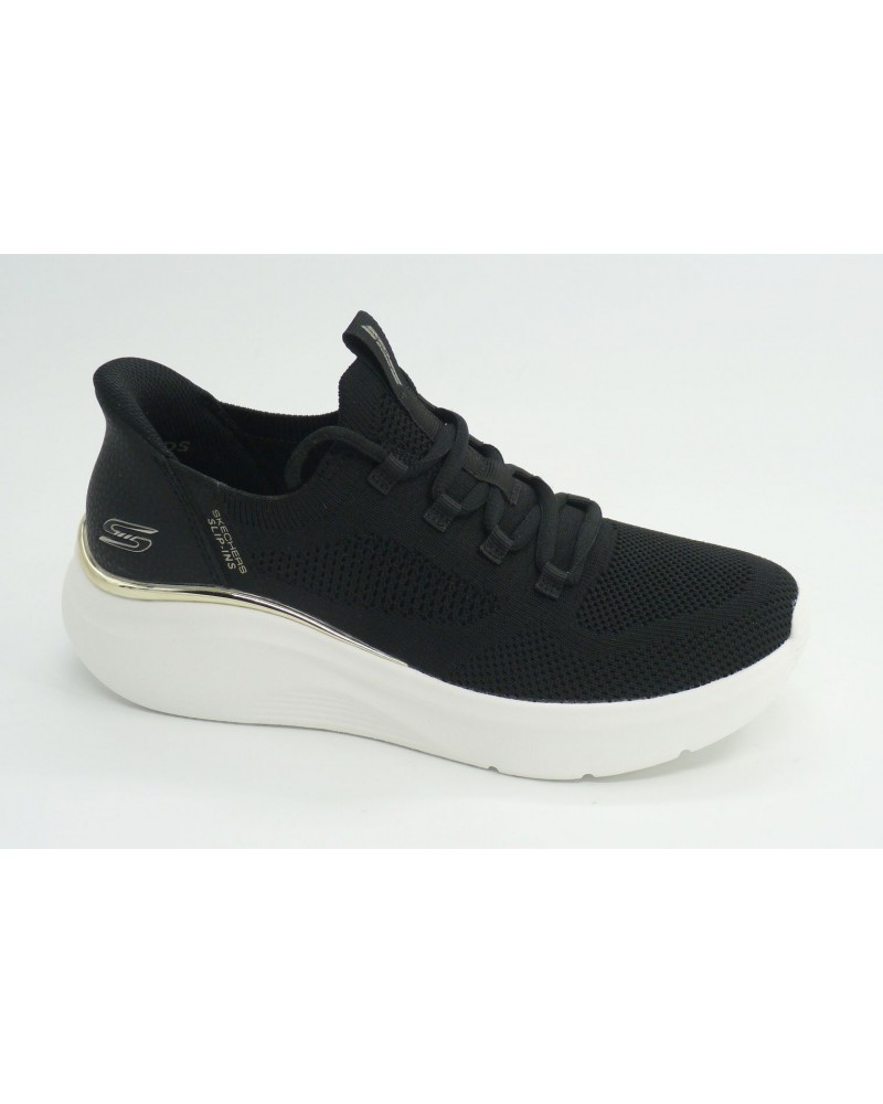 Deportivo mujer marca skechers en color negro