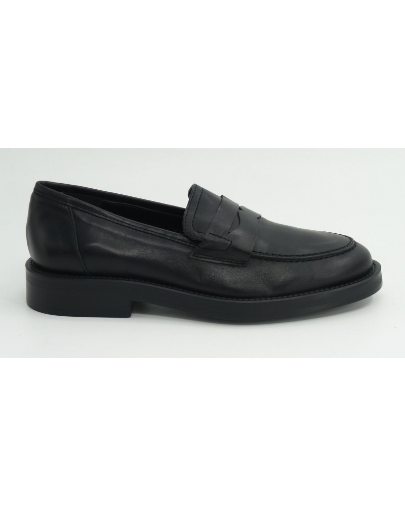 Zapato mujer marca montielen color negro