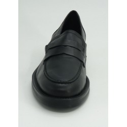 Zapato mujer marca montielen color negro