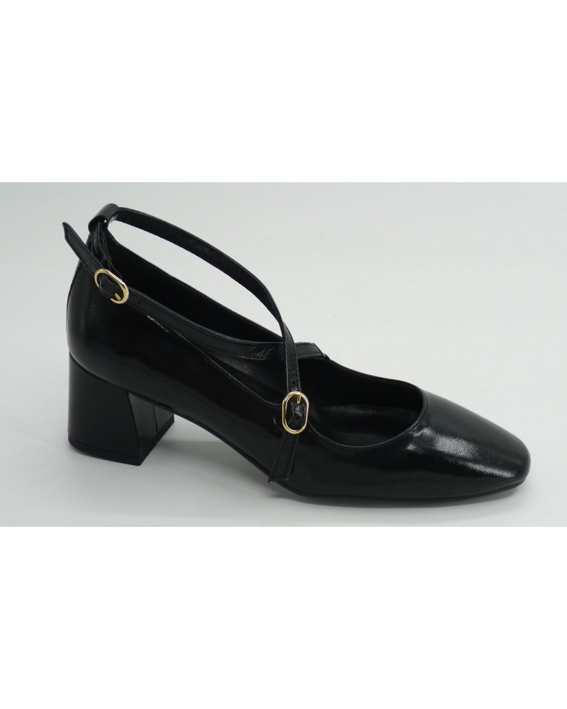 Zapato mujer marca montielen color negro