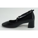 Zapato mujer marca montielen color negro