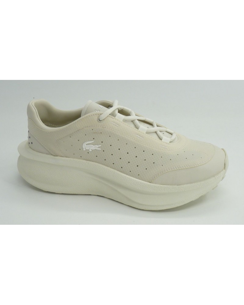 Deportivo hombre marca lacosteen color hielo