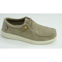 Deportivo hombre marca pitasen color beige