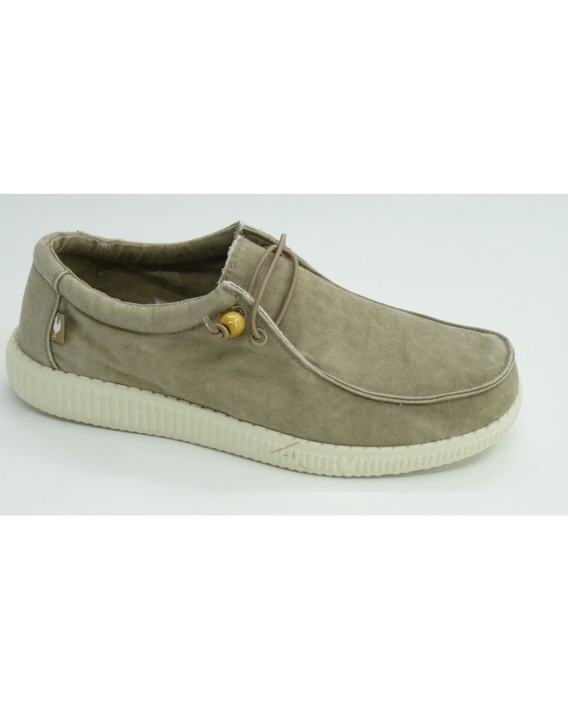 Deportivo hombre marca pitasen color beige