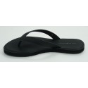 Sandalia mujer marca tommy hilfiger en color negro