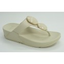 Sandalia mujer marca fit flop en color hielo