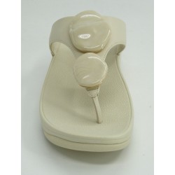 Sandalia mujer marca fit flop en color hielo