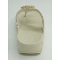 Sandalia mujer marca fit flop en color hielo