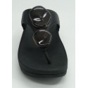 Sandalia mujer marca fit flop en color negro