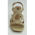 Sandalia mujer marca bibi lou en color oro