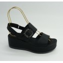 Cuña mujer marca igi&co en color negro