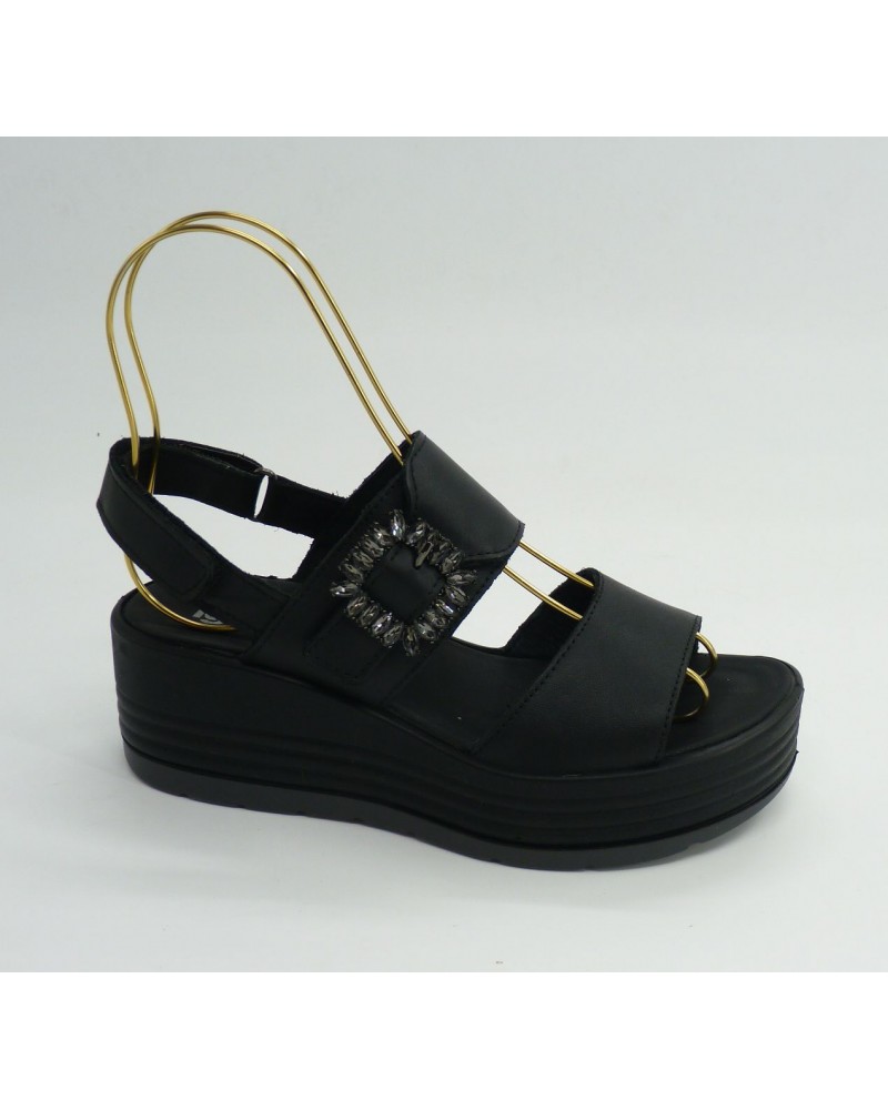 Cuña mujer marca igi&co en color negro