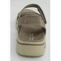 Sandalia mujer marca skechers en color taupe