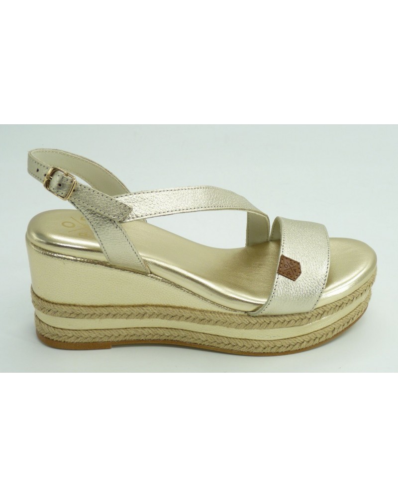Sandalia mujer marca popaen color oro