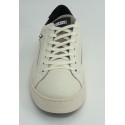 Deportivo hombre marca pikolinos en color blanco