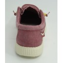 Deportivo hombre marca pitas en color rosa