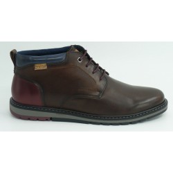 Botín hombre marca pikolinos en color marron