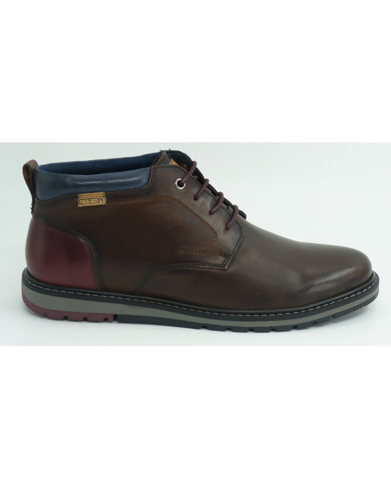 Botín hombre marca pikolinos en color marron