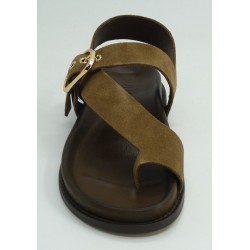 Sandalia mujer marca inuovo en color taupe