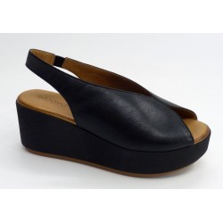 Sandalia mujer marca inuovo en color negro