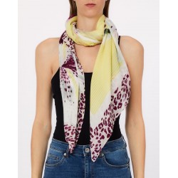 Pañuelo mujer marca liu jo accessories en color amarillo