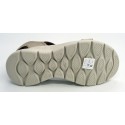 Sandalia mujer marca skechers en color taupe