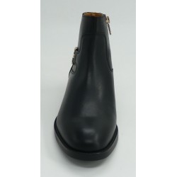 Botín mujer marca pikolinos en color negro